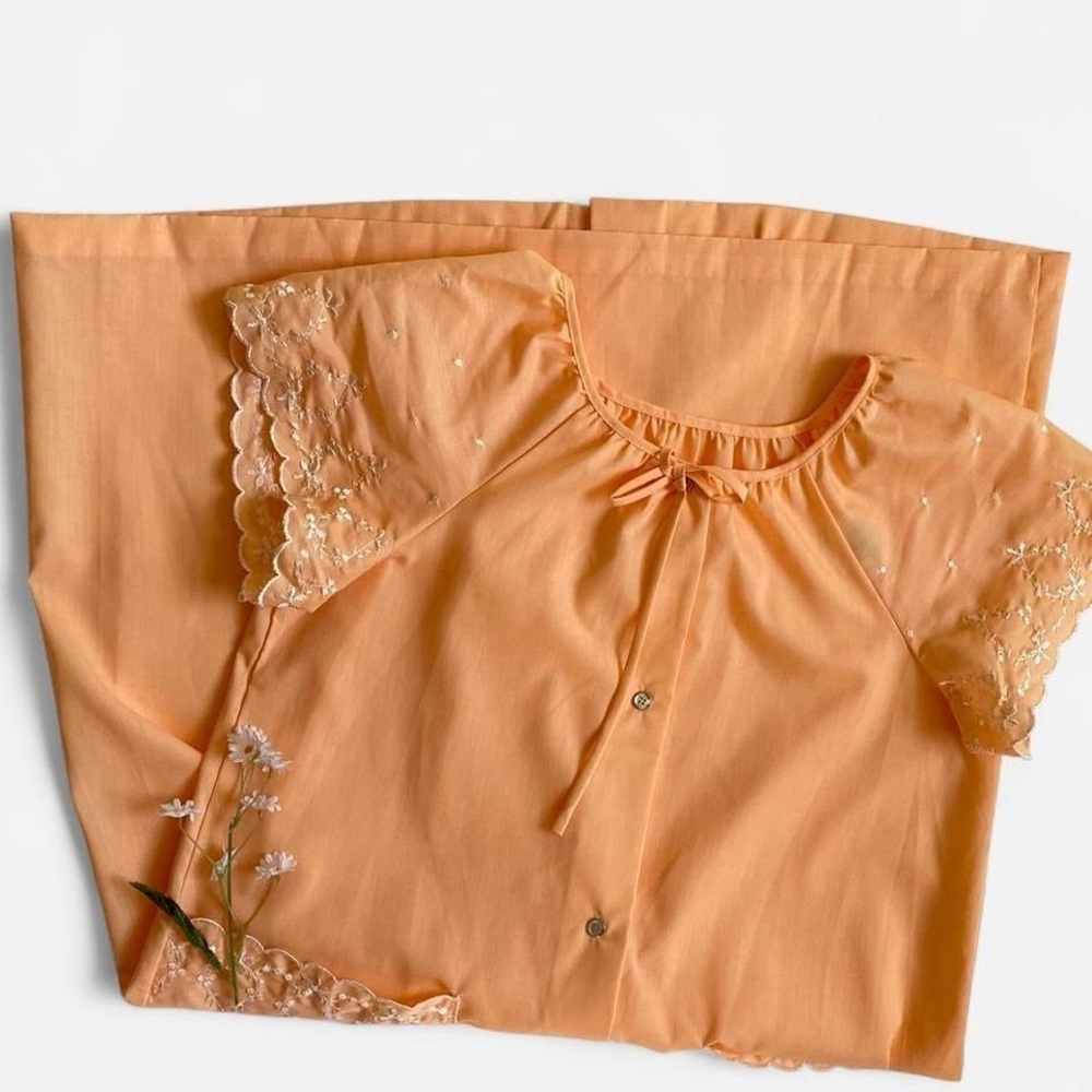 Vintage peach housecoat